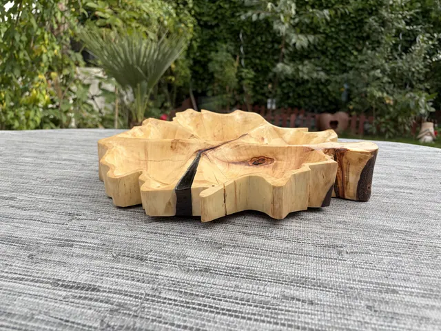 Holzform mit Wellenrand